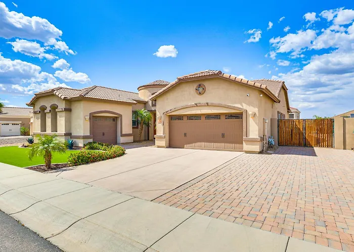 Backyard Oasis W/ Fire Pit: Laveen Village Retreat *