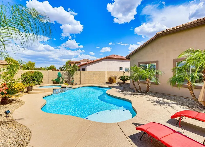 Backyard Oasis W/ Fire Pit: Laveen Village Retreat Holiday home